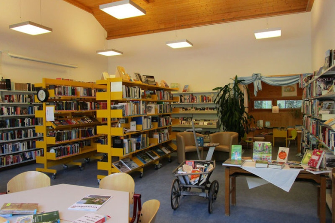 Schul- und Gemeindebibliothek Safiental (oua_61643671_image) Schul- und Gemeindebibliothek Safiental (oua_61643671_image)