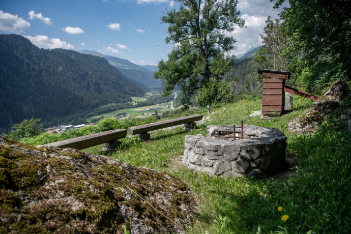 Caglia fireplace, Rueun (oua_85004363_image) Caglia fireplace, Rueun (oua_85004363_image)