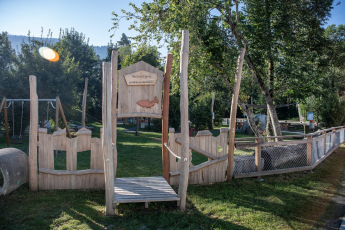 Paradiesgärtli playground, Ilanz (oua_85045835_image) Paradiesgärtli playground, Ilanz (oua_85045835_image)